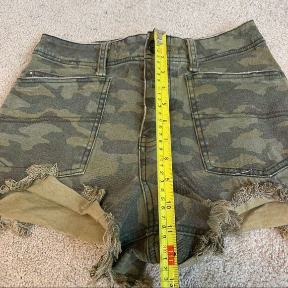 WE The Free Camo shorts green army print Sz 28 - Picture 6 of 9
